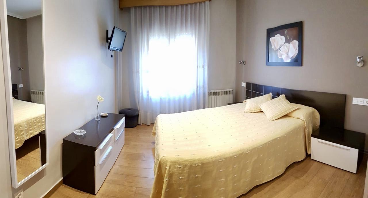 Hostal Puerta La Villa Valladolid Luaran gambar