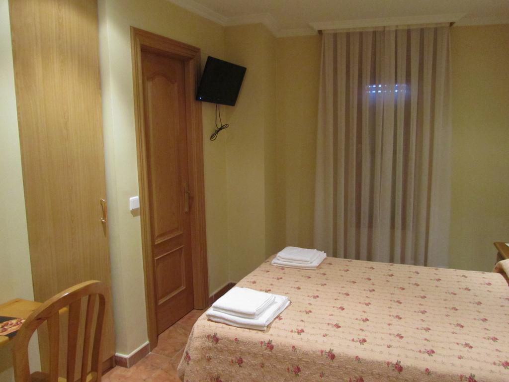 Hostal Puerta La Villa Valladolid Luaran gambar